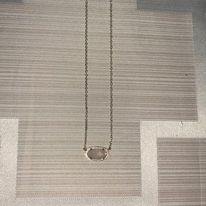 Kendra Scott Elisa Pendant Necklace in Gold